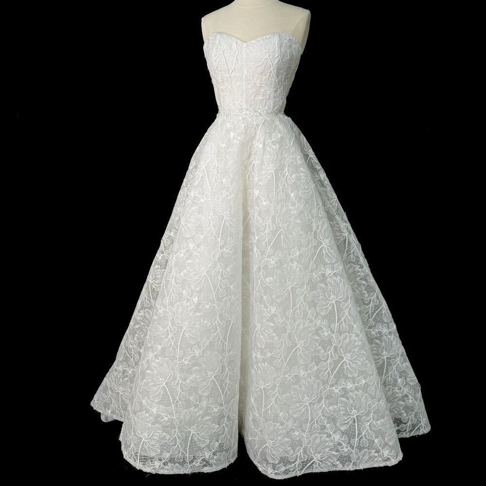Preloved US 2 Embroidery Lace Anna Augusta Bridal Gown